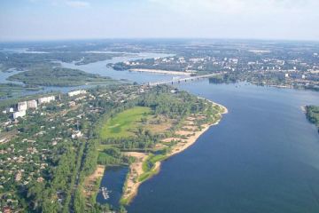 Более сотни сотни дальнобойных дронов с раннего утра работают по целям на территории противника