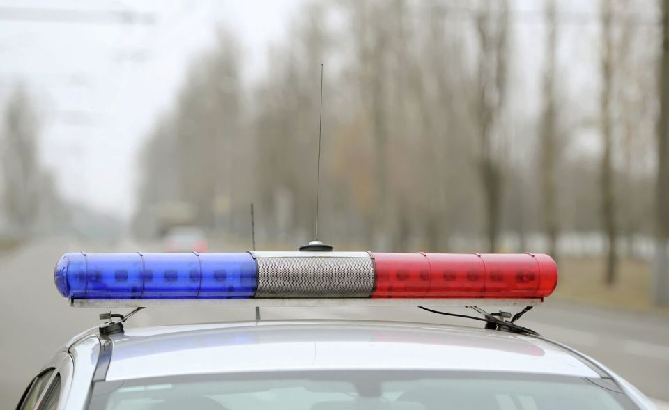 В Москве мужчина разбил окно автобуса, кинув в него бутылку